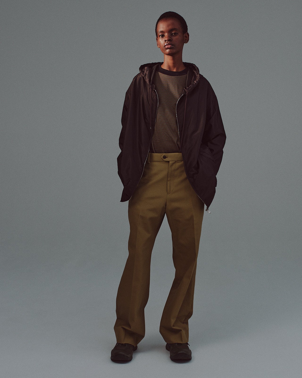 ORGANIC COTTON SURVIVAL CLOTH FLAT FRONT FLARED TROUSERS, Beige