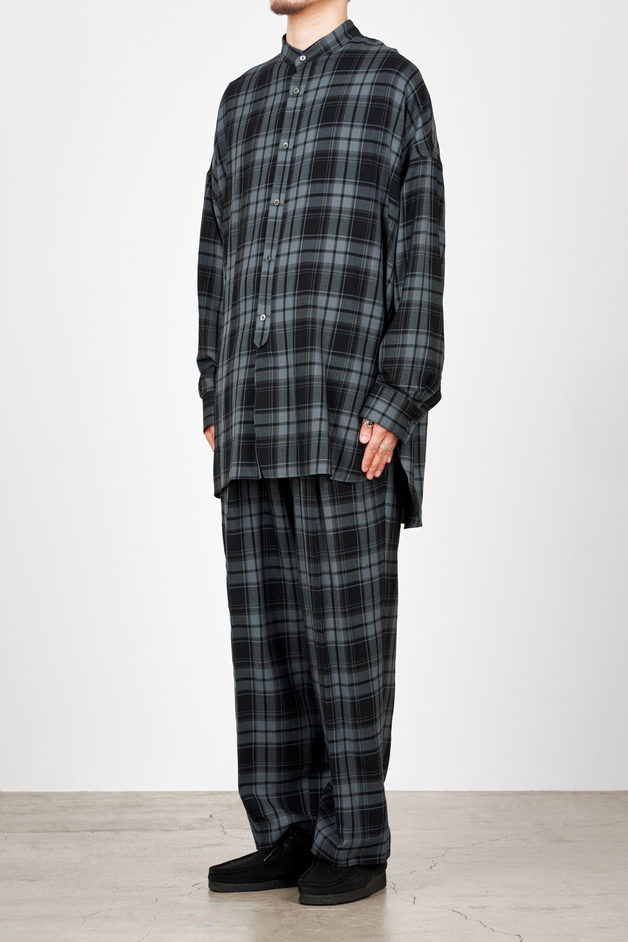2/72 ORGANIC WOOL CHECK VIYELLA FLAT FRONT EASY TROUSERS, Blue Check