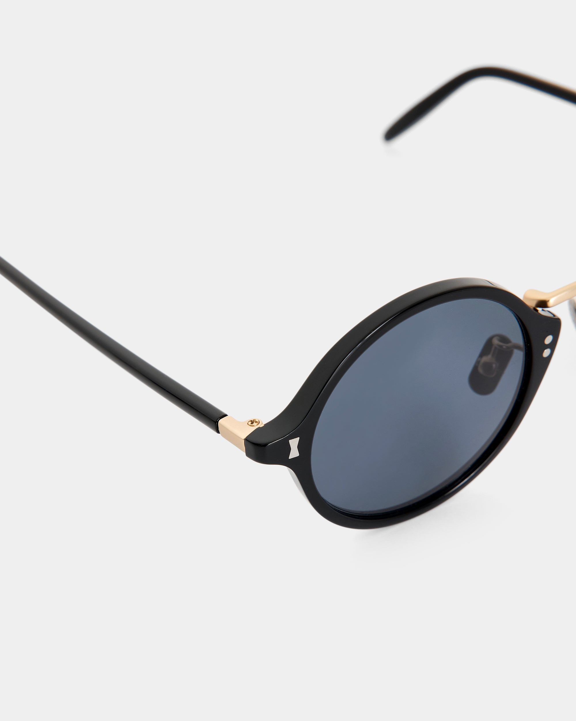 CUBITTS x marka Lidlington, Black