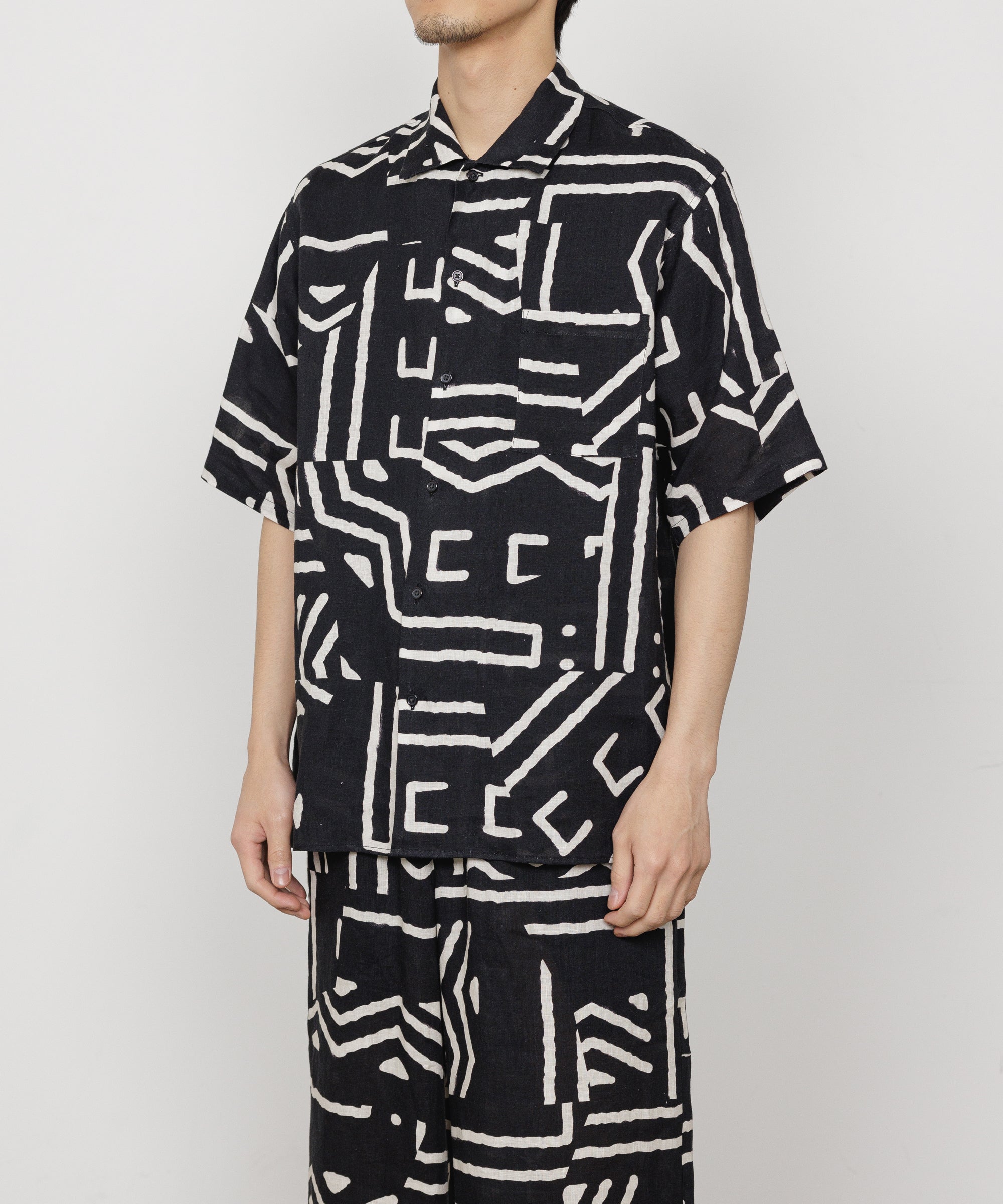 LINEN TROPICAL OPEN COLLAR S/S SHIRT, Black × Ivory