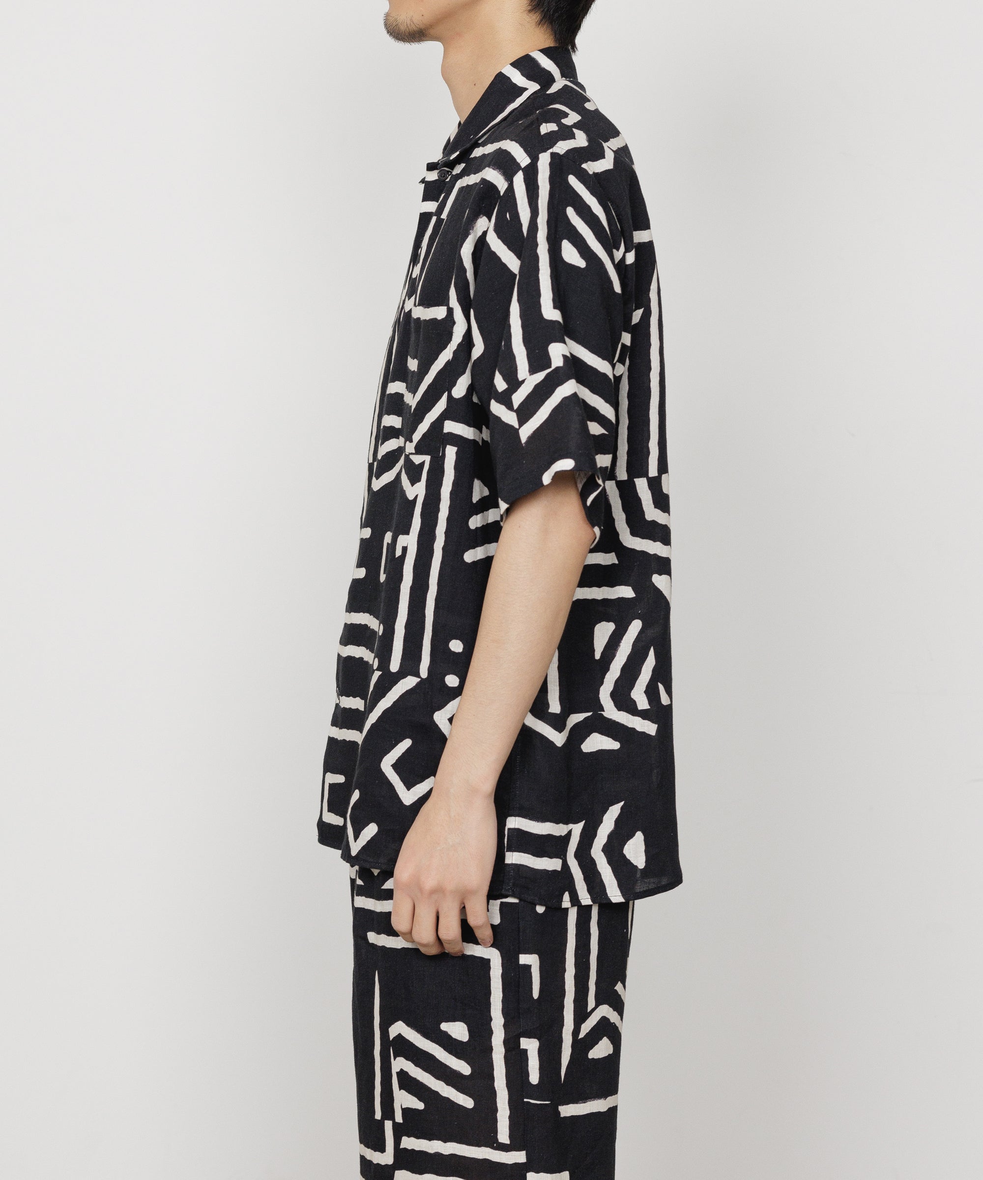 LINEN TROPICAL OPEN COLLAR S/S SHIRT, Black × Ivory
