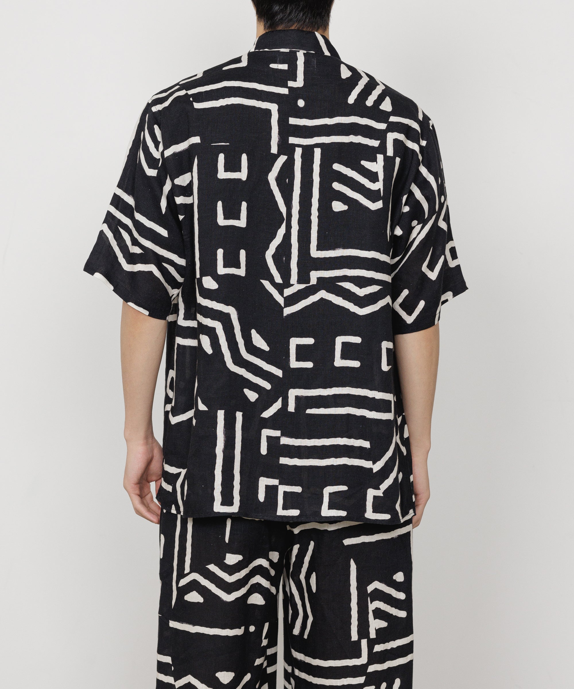 LINEN TROPICAL OPEN COLLAR S/S SHIRT, Black × Ivory