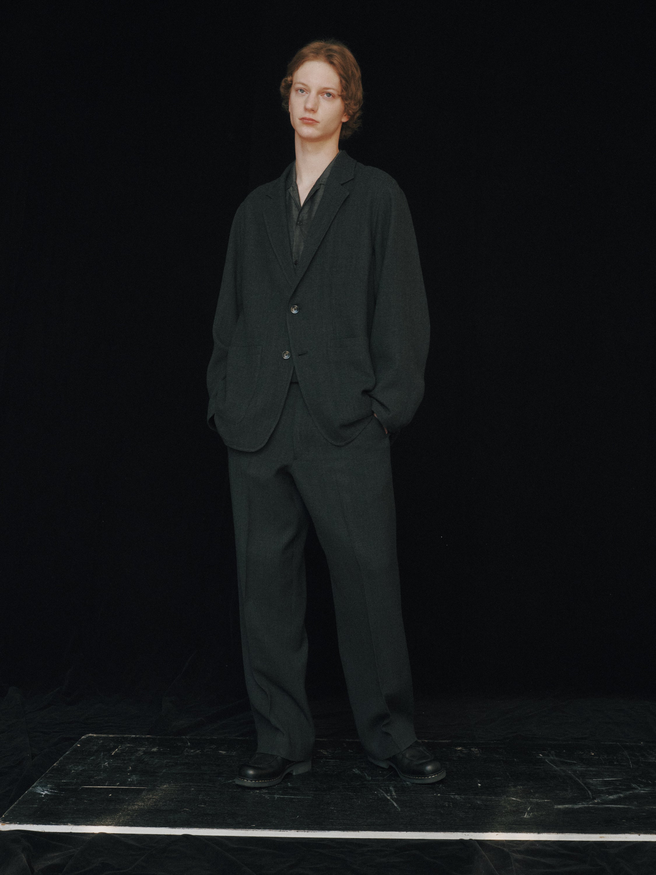 Tumbled Wool Serge / Regular Fit Straight Trousers, Gray Bird’s-Eye