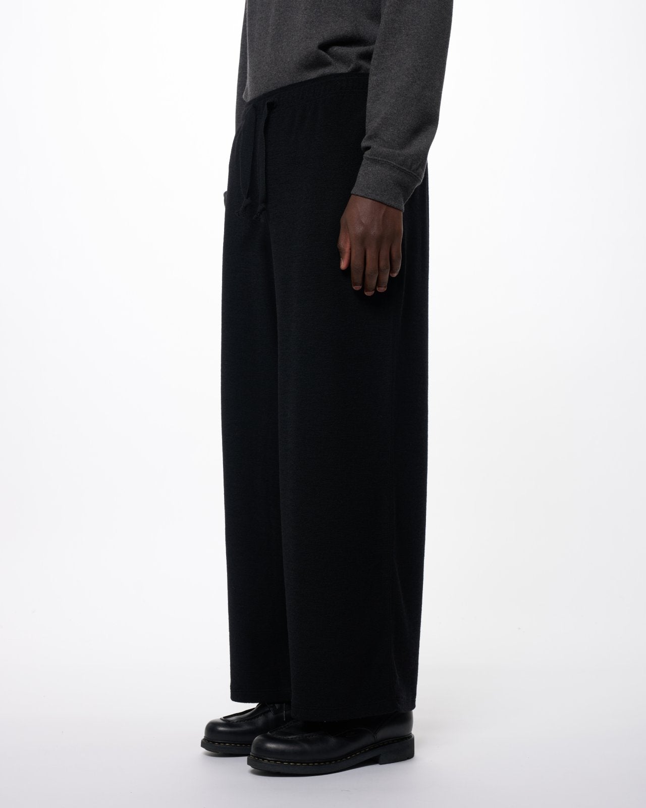 Super 140s Washable Wool Pile Knit / Wide Cylinder Fit Easy Pants, Black