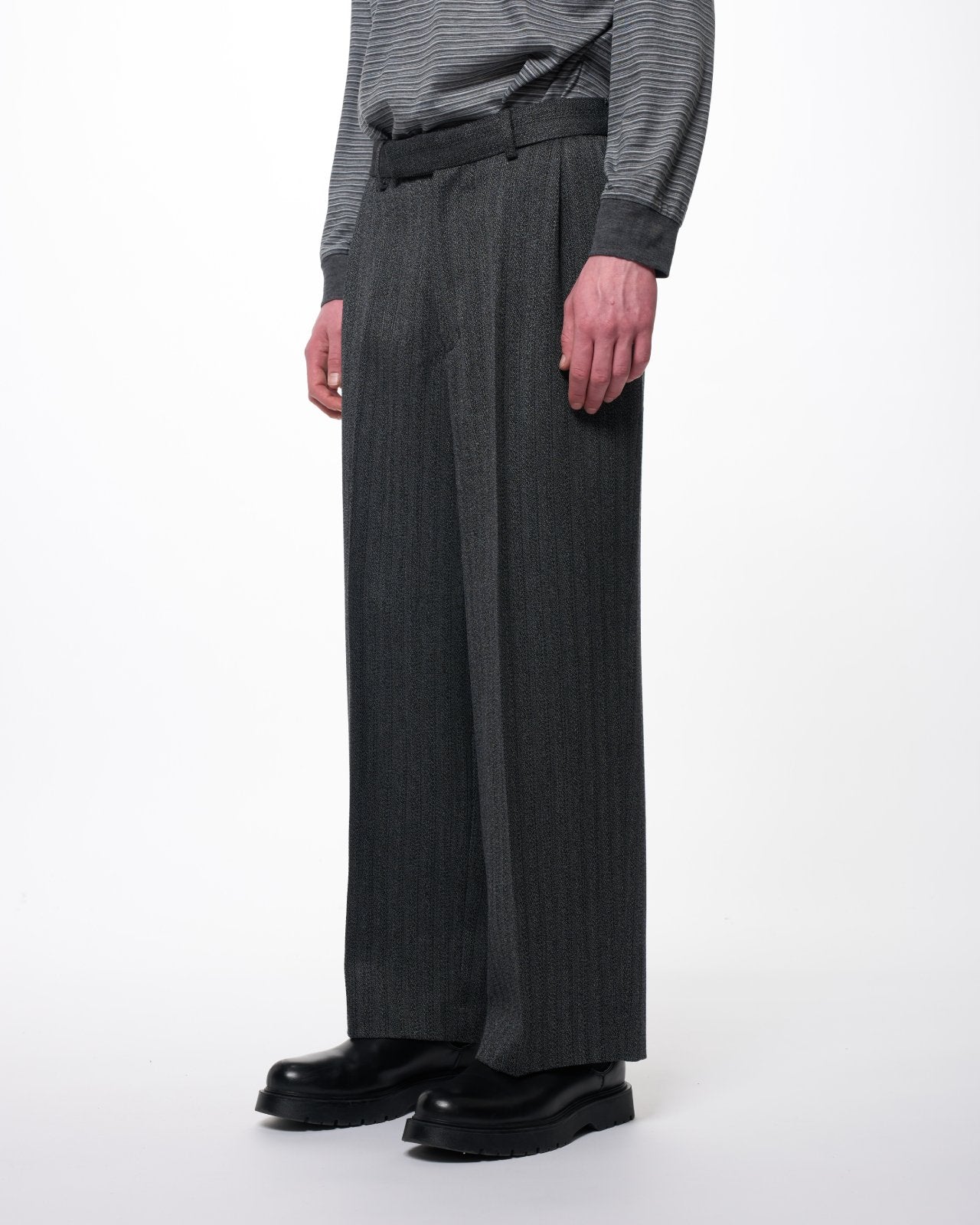 Organic Wool Twisted Melange Herringbone / Single Pleat Wide Trousers, Gray