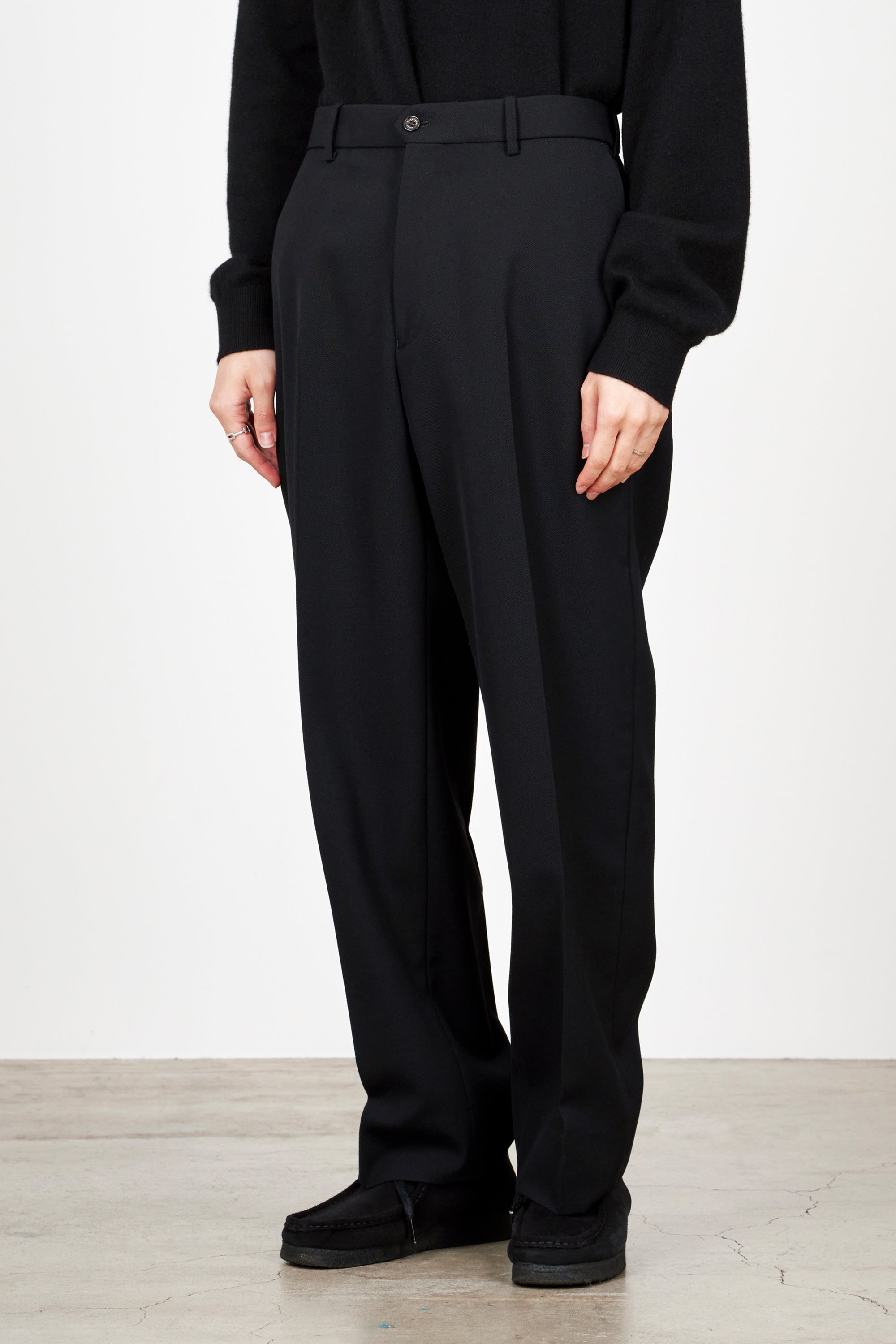 MARKAWARE｜flat front trousers-