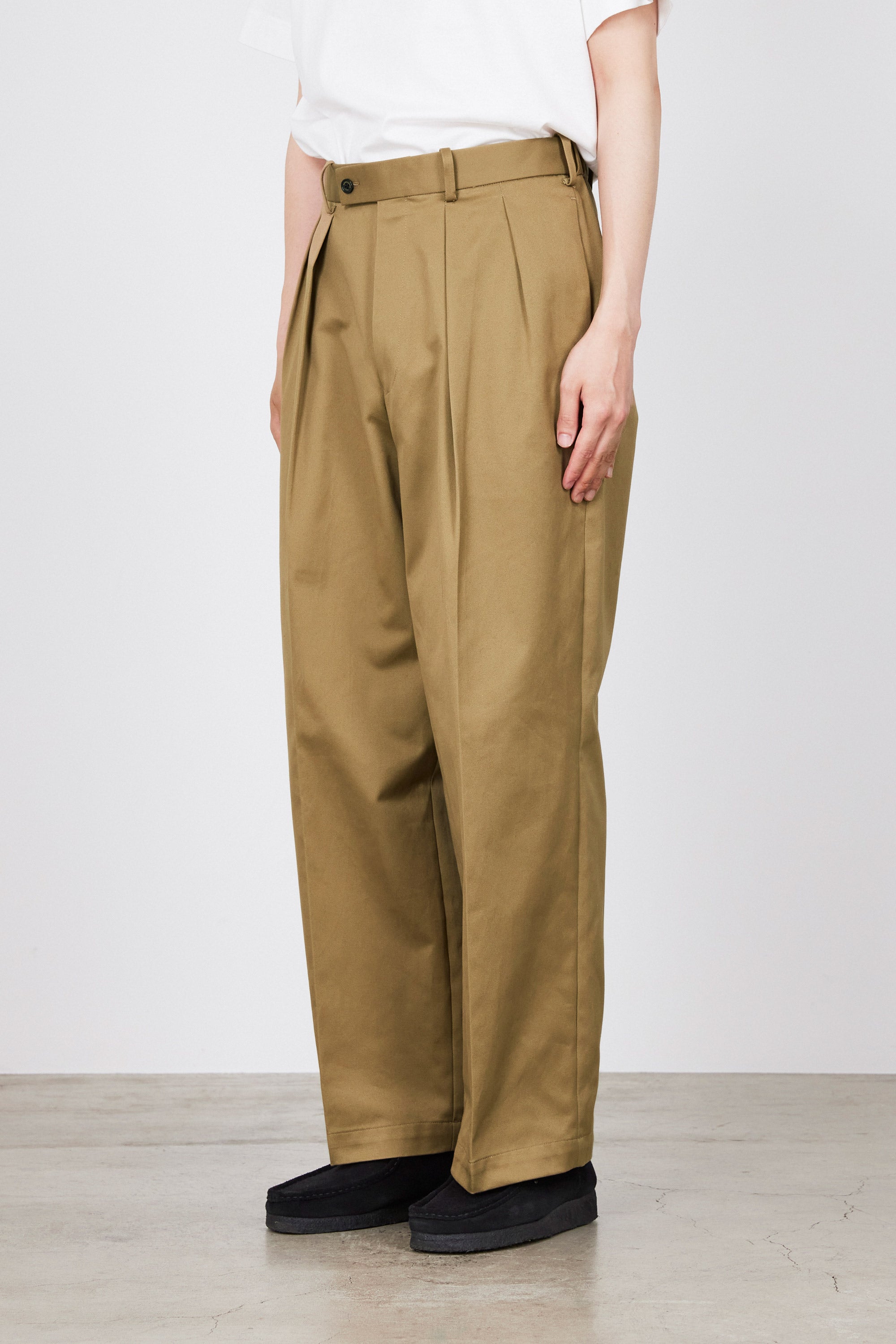 ORGANIC COTTON 30/2 TWILL DOUBLE PLEATED TROUSERS, Beige – MARKAWARE