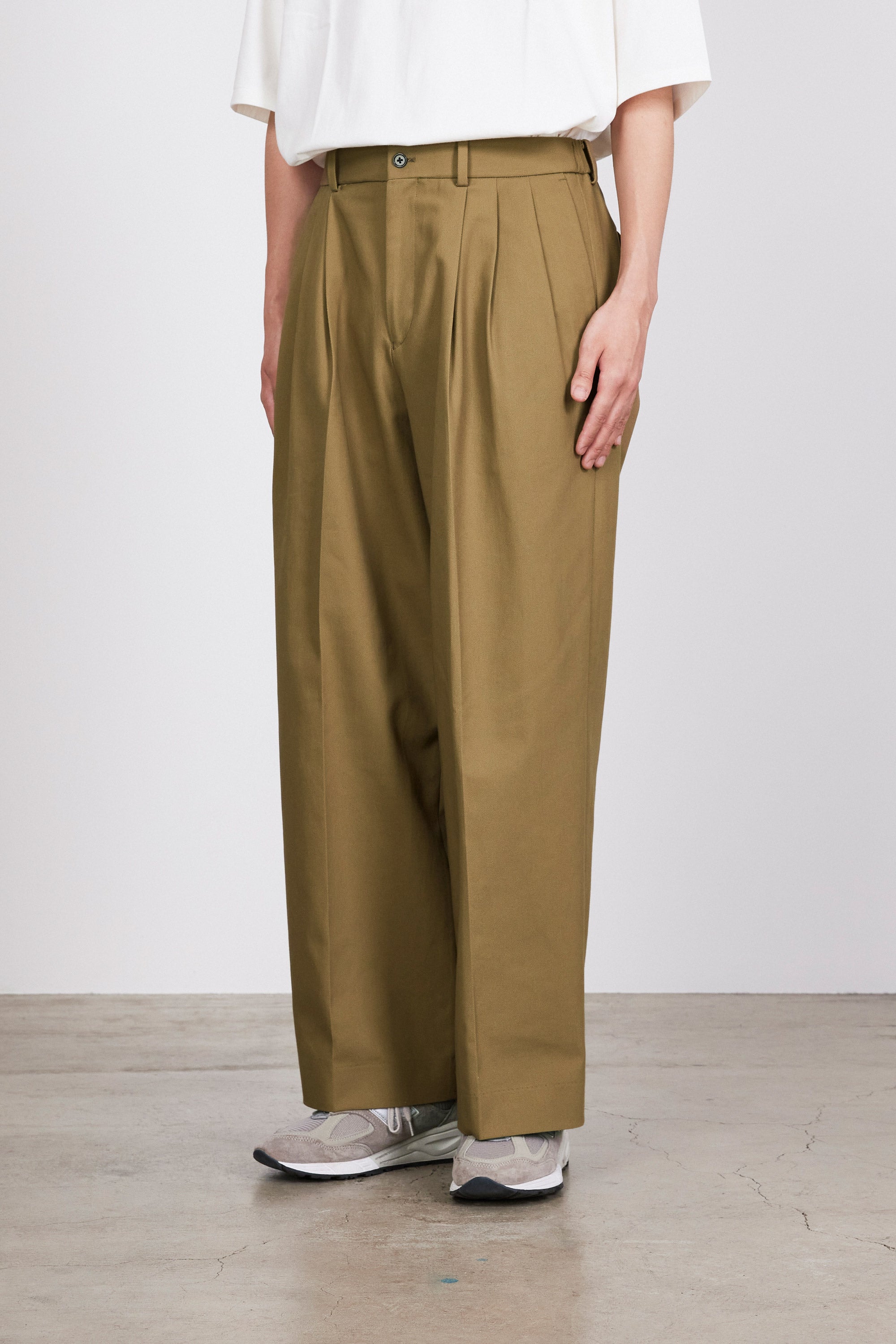 ORGANIC COTTON SURVIVAL CLOTH TRIPLE PLEATED WIDE TROUSERS, Beige