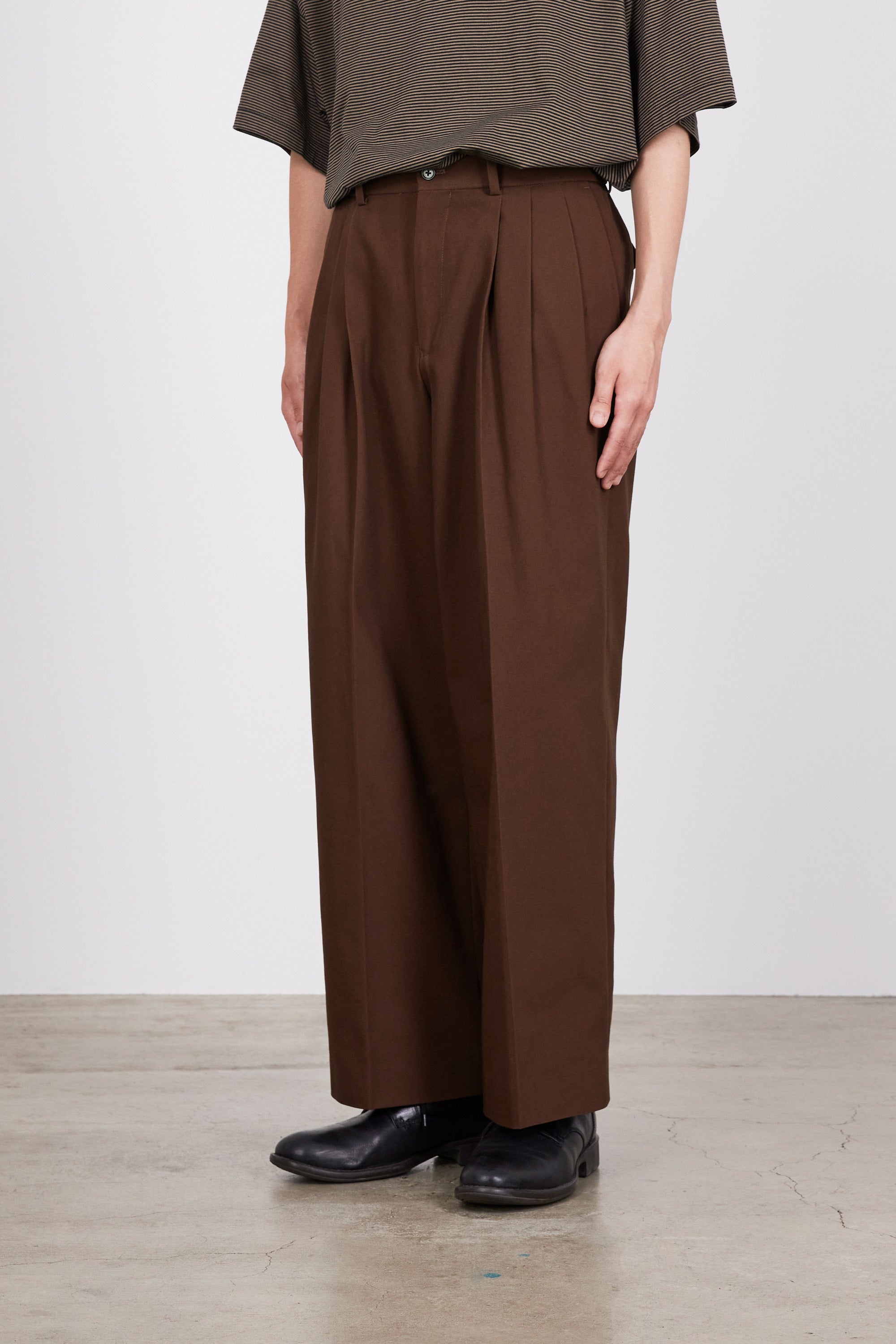 ORGANIC COTTON SURVIVAL CLOTH TRIPLE PLEATED WIDE TROUSERS, Brown