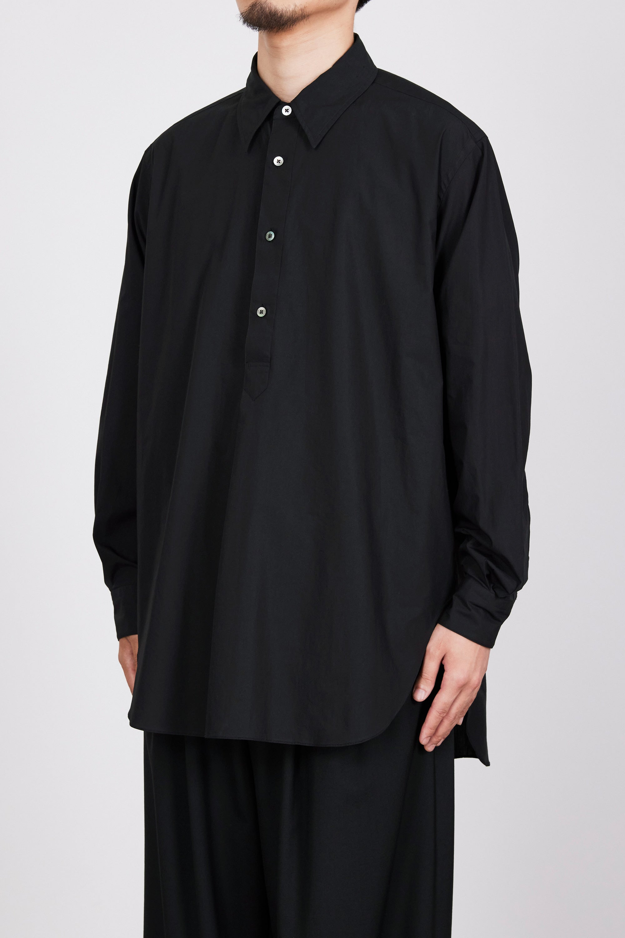 ORGANIC GIZA TYPEWRITER W COLLAR LONG SHIRT, Black