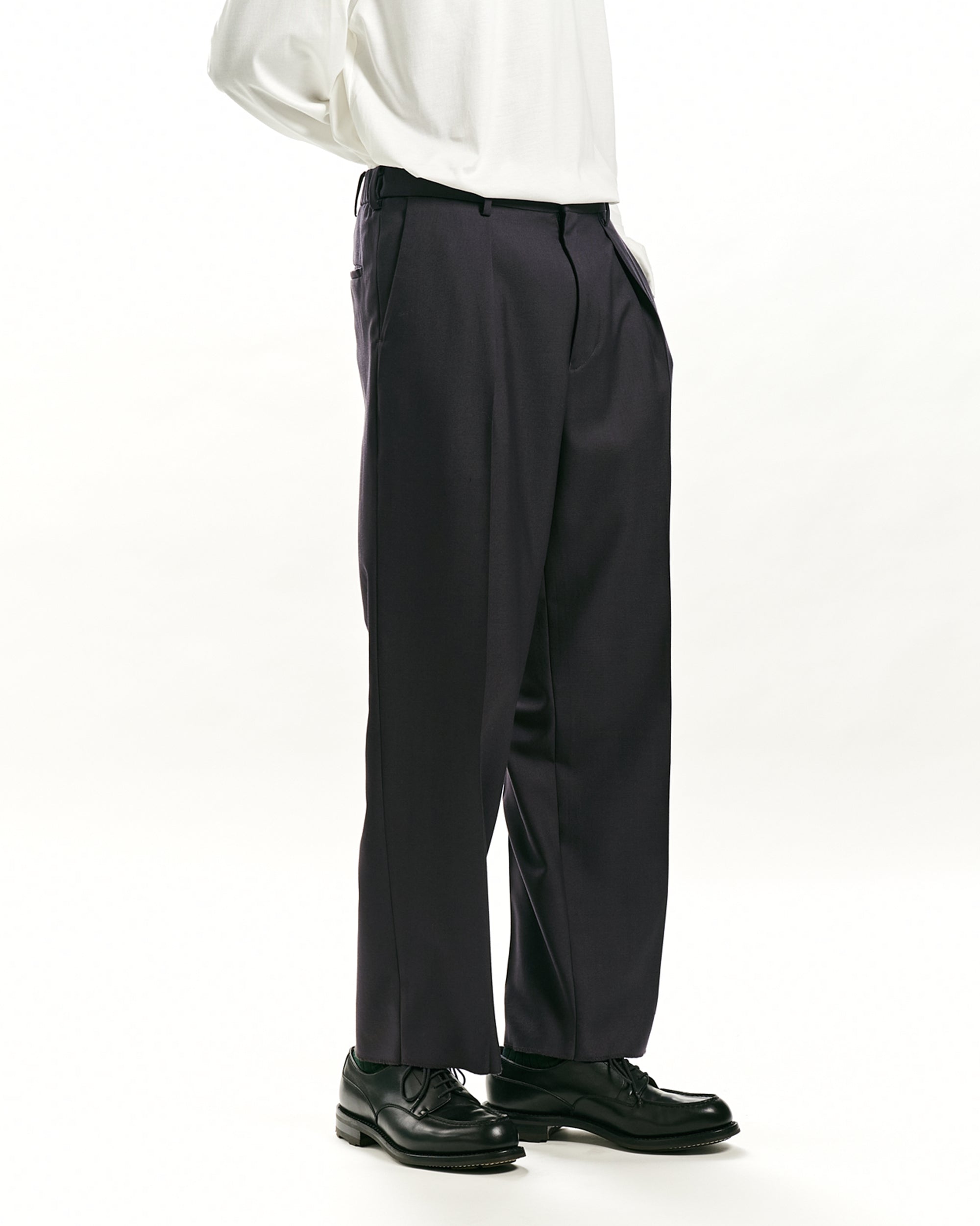 2/72 ORGANIC WOOL SERGE ONE TUCK TAPERED TROUSERS, CE.Gray