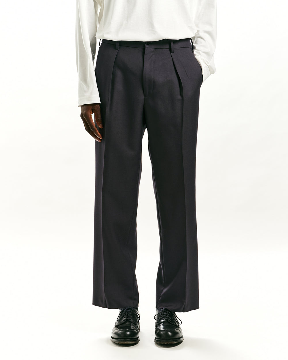 2/72 ORGANIC WOOL SERGE ONE TUCK TAPERED TROUSERS, CE.Gray