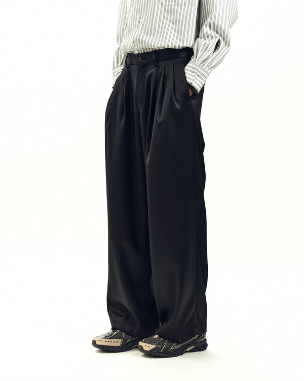 CASHMERE SATIN TRIPLE PLEATED WIDE TROUSERS, Black