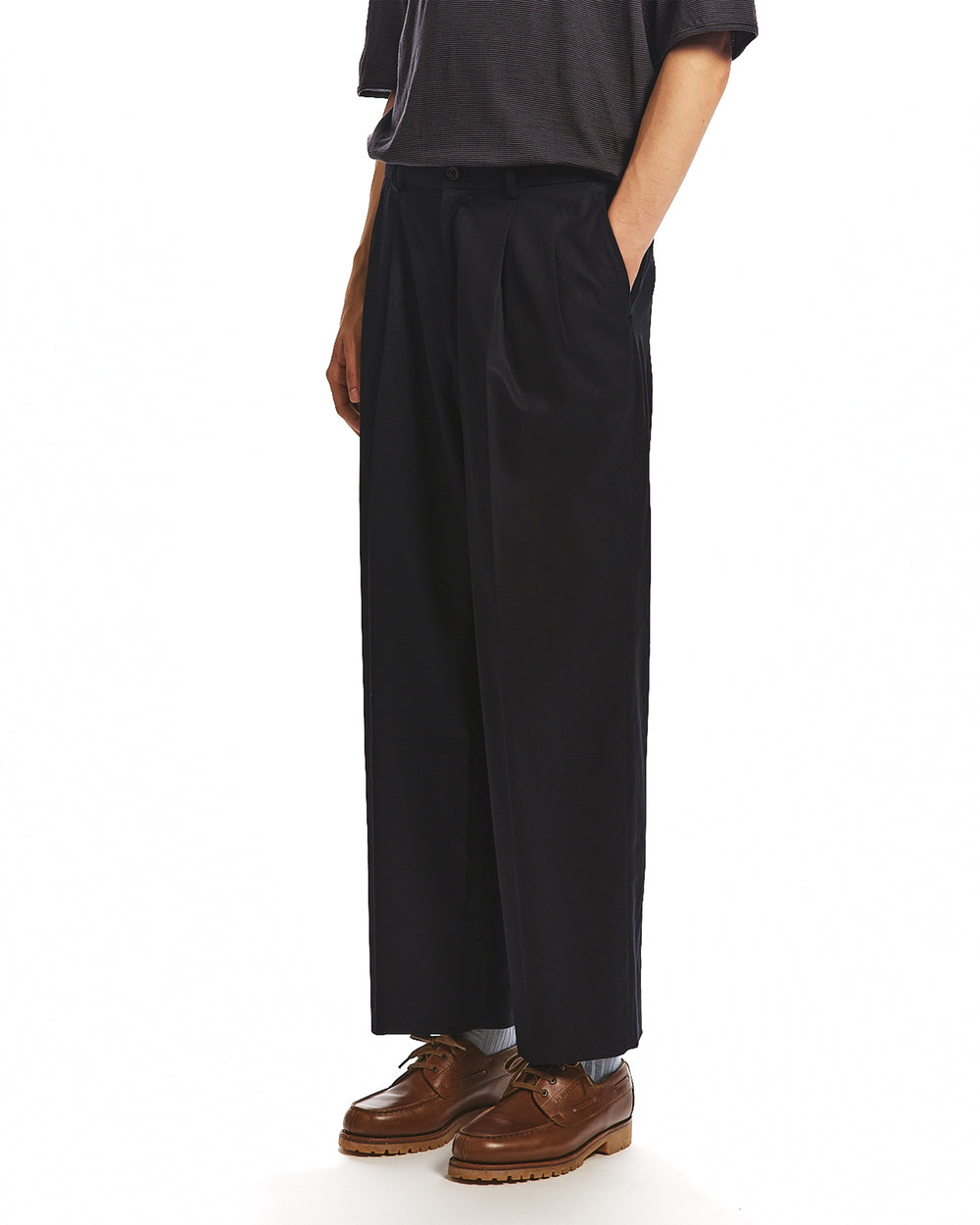 ORGANIC COTTON VOILE YARN TWILL CLASSIC FIT DOUBLE PLEATED TROUSERS, Black