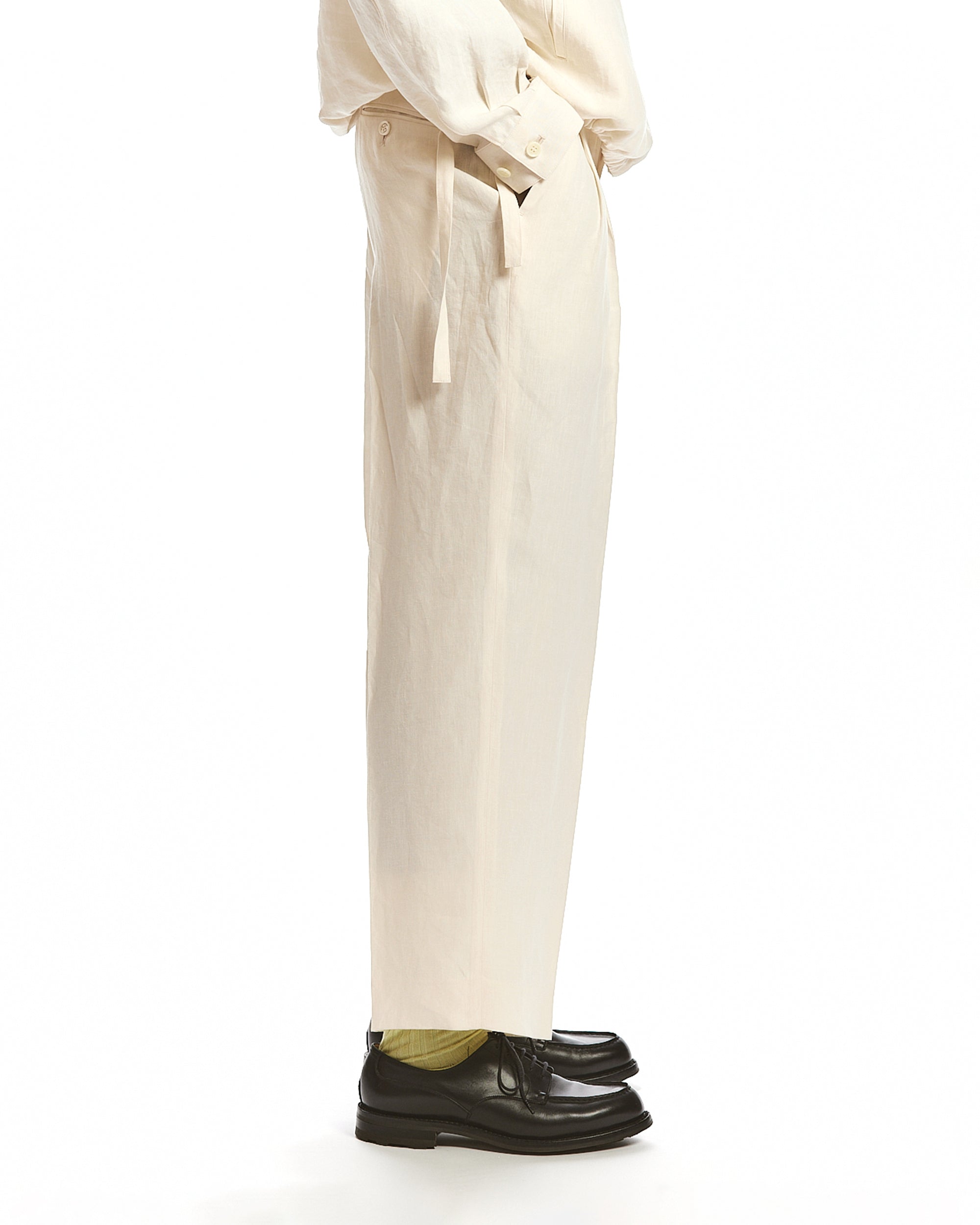 80/1 HEMP TYPEWRITER-CLOTH CLASSIC FIT DOUBLE PLEATED TROUSERS, Ivory