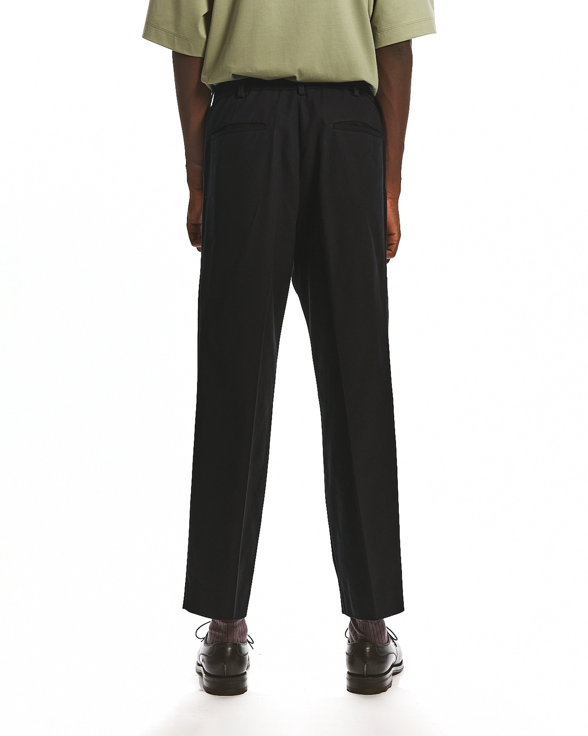 ORGANIC COTTON SURVIVAL CLOTH ONE TUCK TAPERED TROUSERS, Black