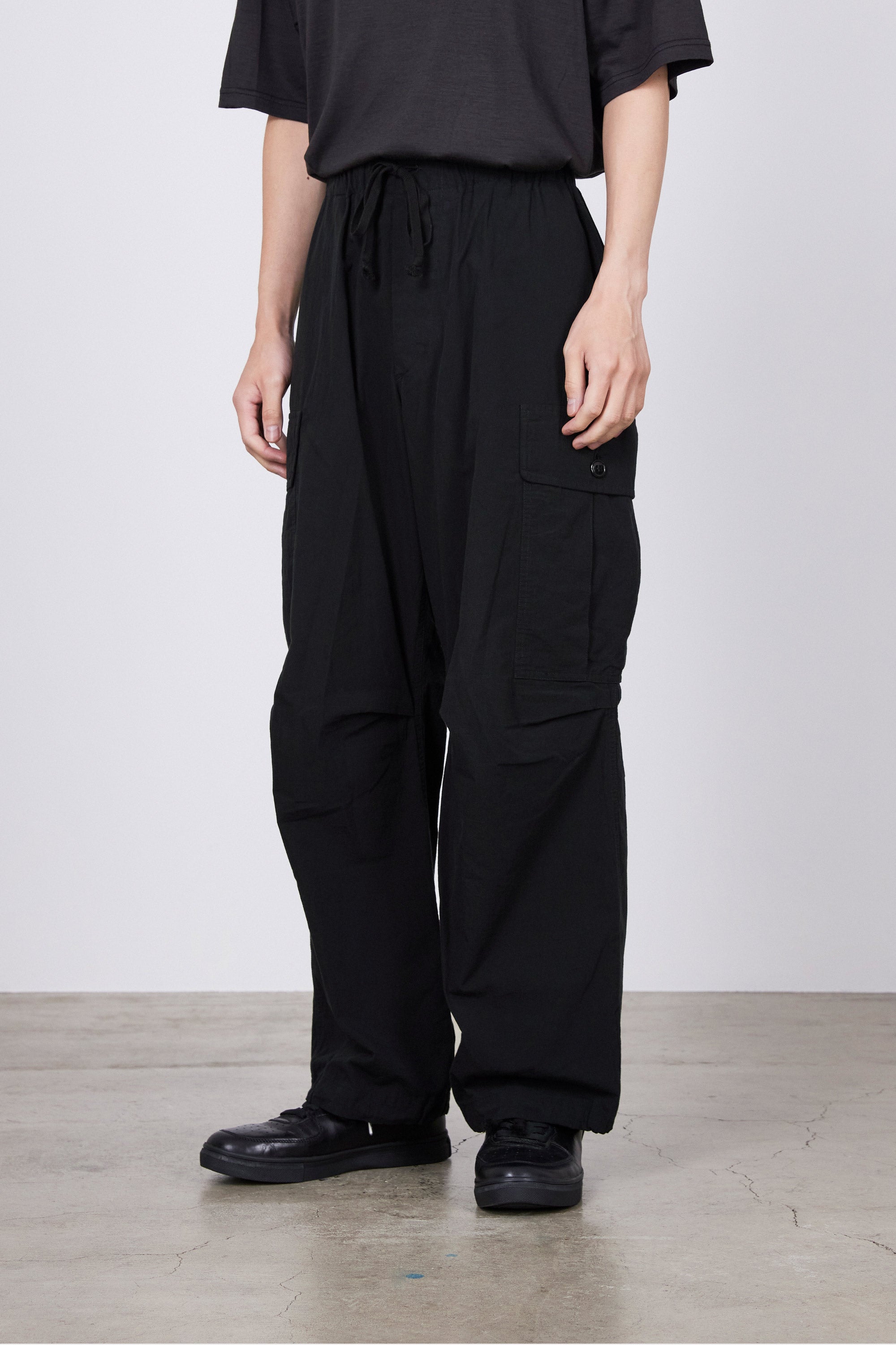 TUMBLED ORGANIC COTTON POPLIN FATIGUE PANTS, Black