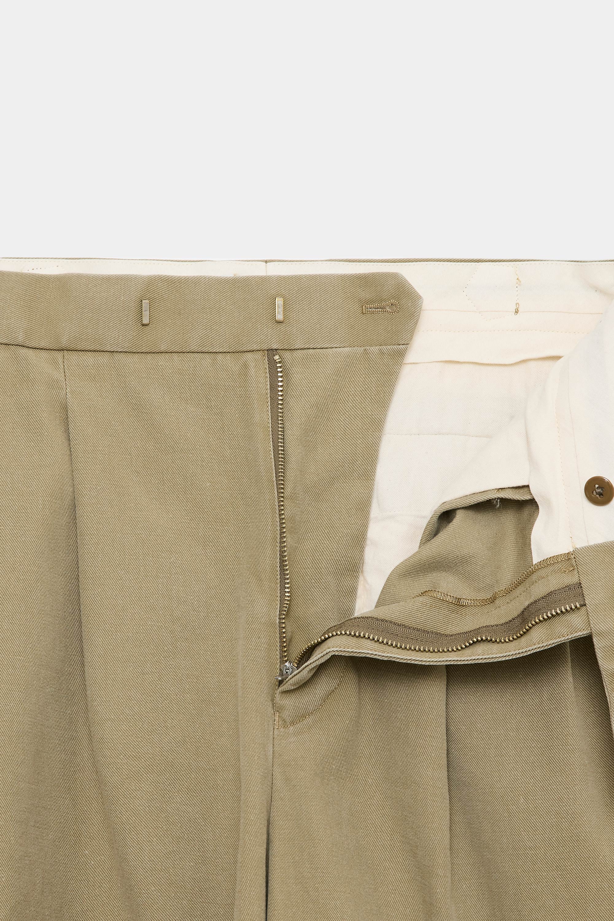 ORGANIC COTTON GABARDINE OFFICER PANTS 2TUCK SHORTS, Beige