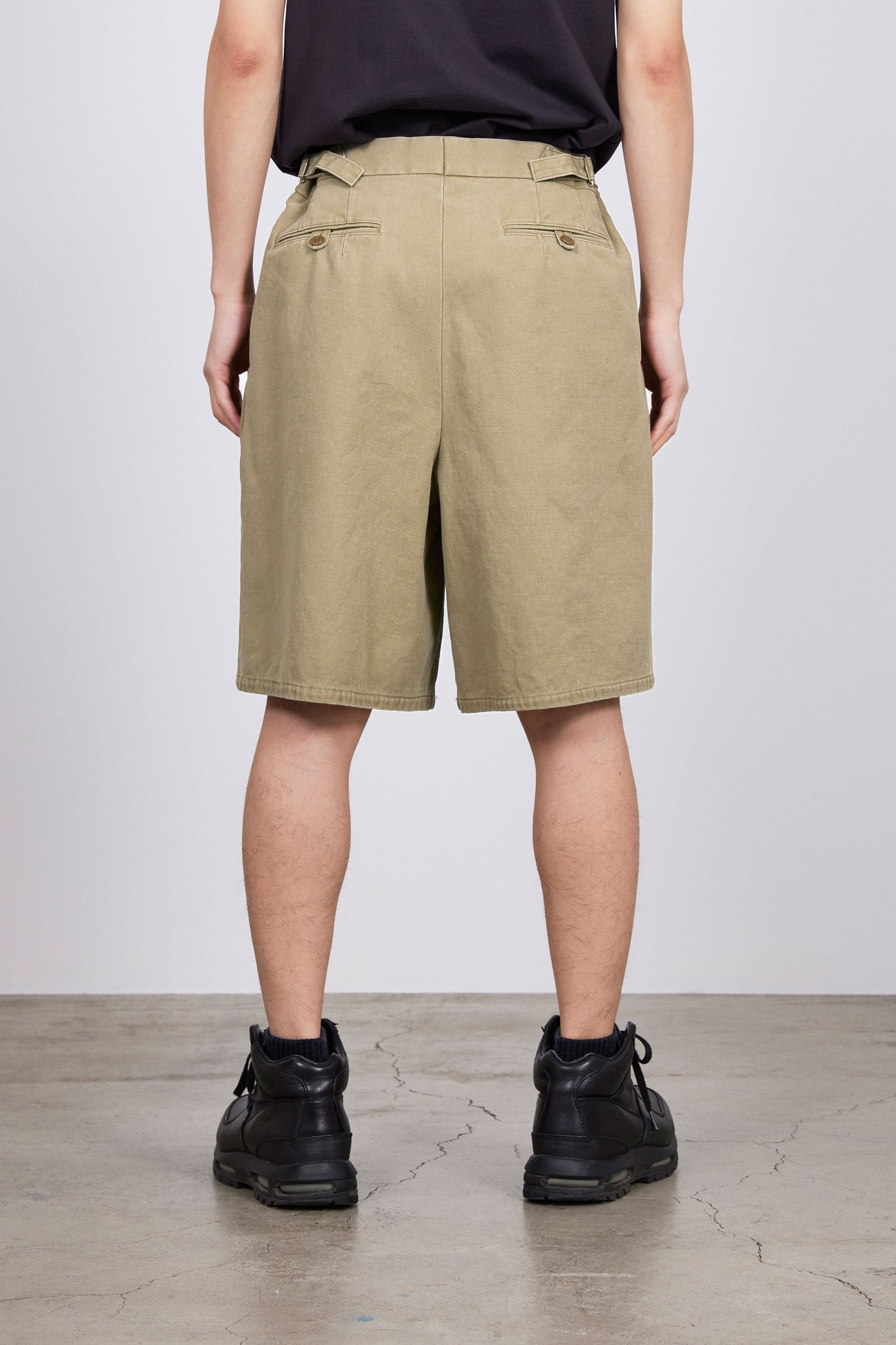 ORGANIC COTTON GABARDINE OFFICER PANTS 2TUCK SHORTS, Beige