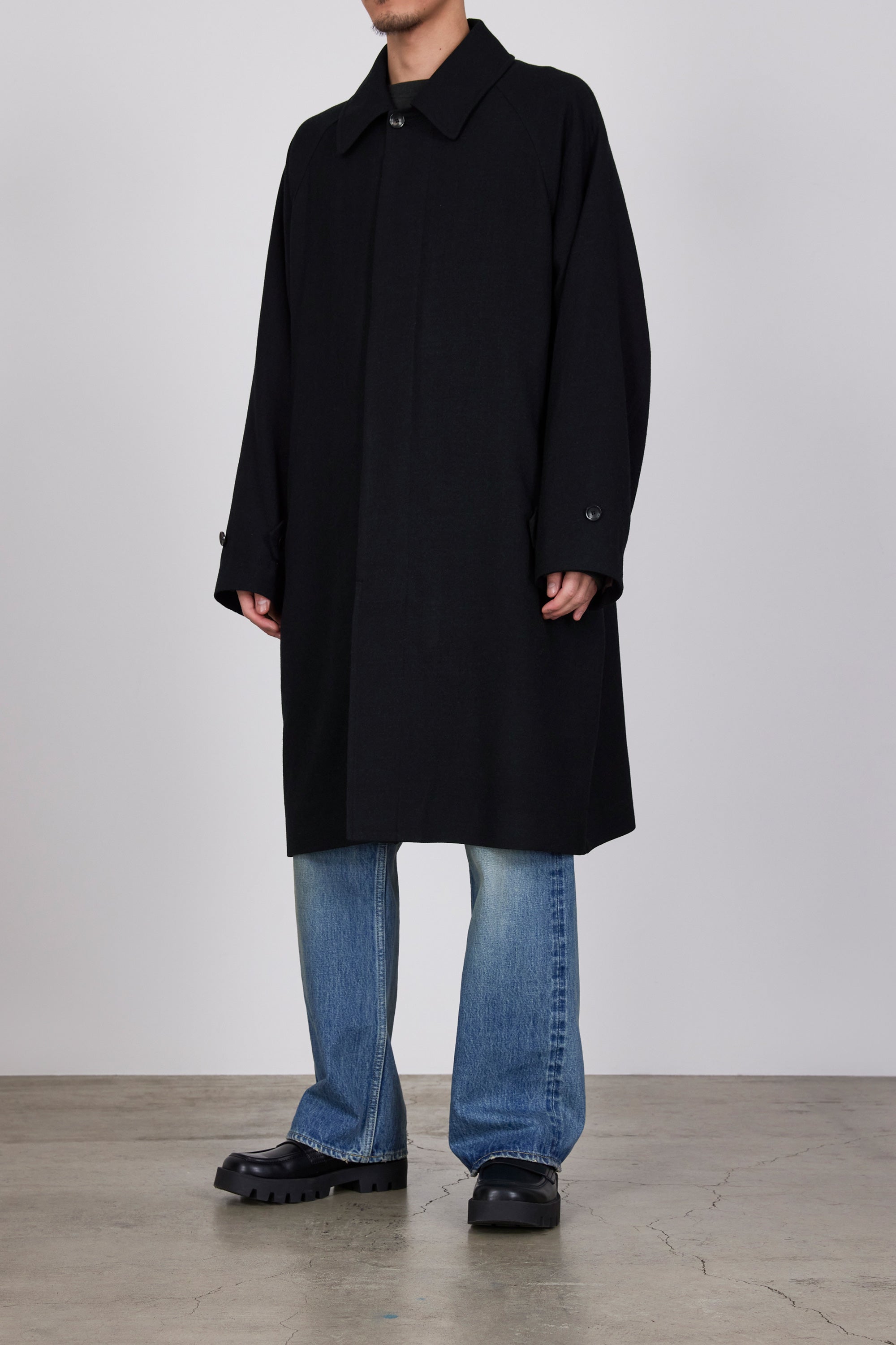 TUMBLED WOOL SERGE RAGLAN SLEEVES COAT, Chambray Black