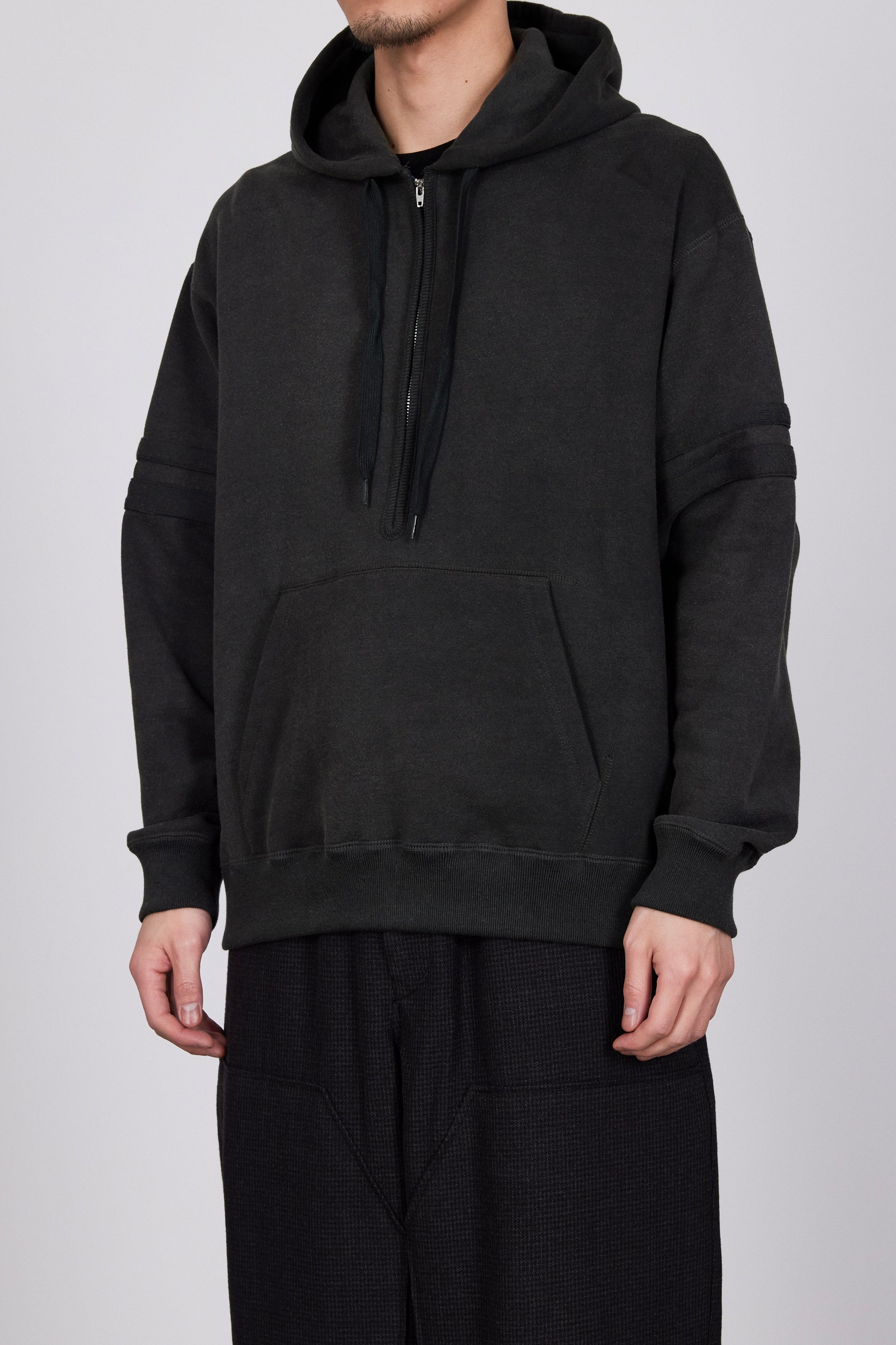 20/10 RECYCLE SUVIN ORGANIC COTTON FLEECE HALF ZIP HOODIE, Faded Black