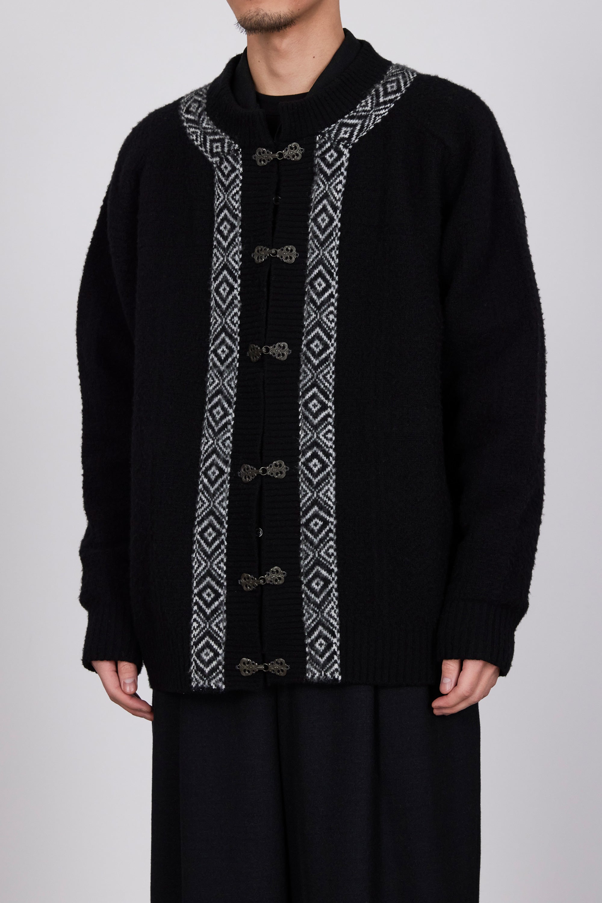 2/26 MERINO WOOL TYROLEAN CARDIGAN, Black