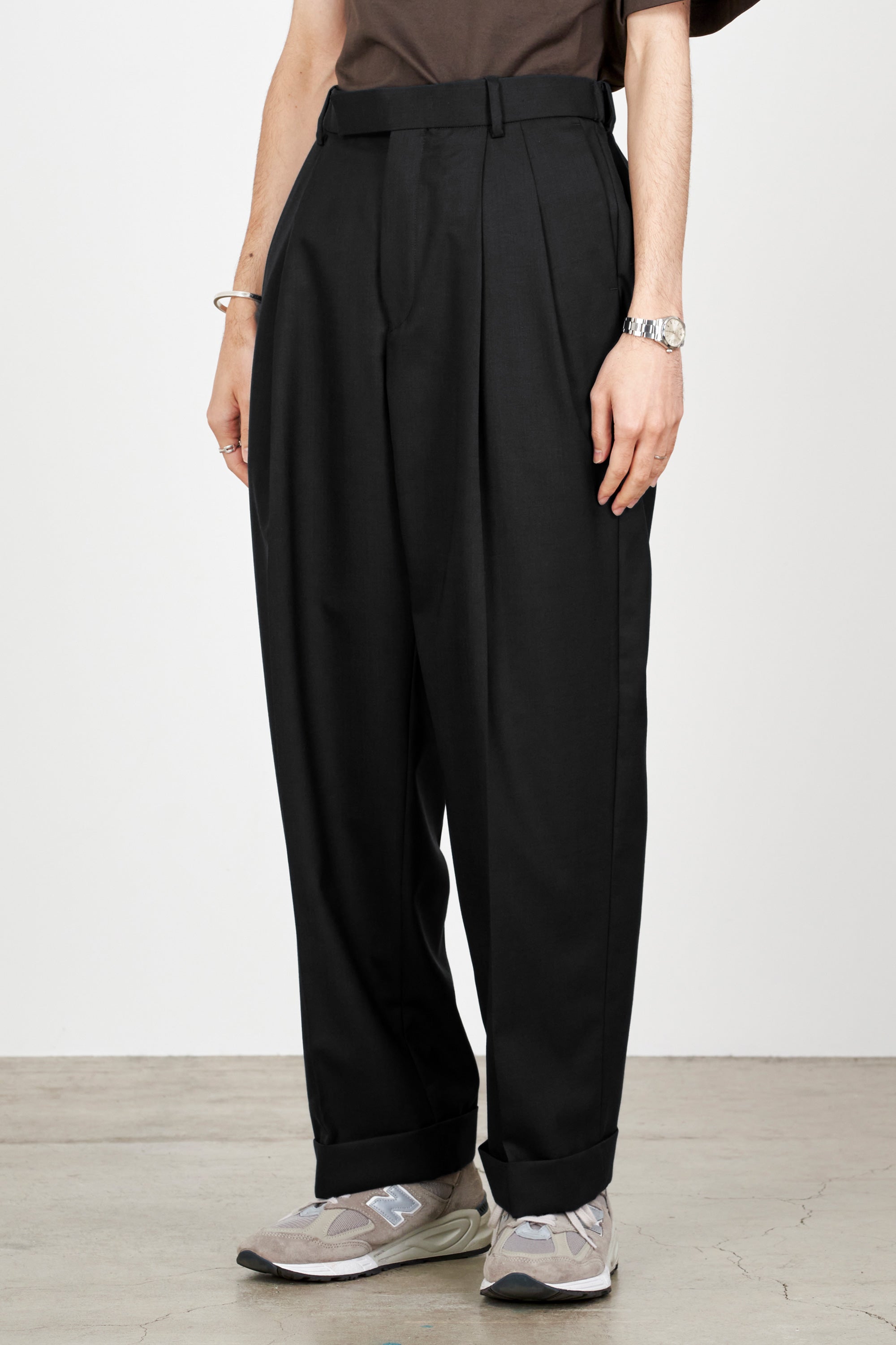 MARKAWARE PLEATED WIDE TROUSERS Black